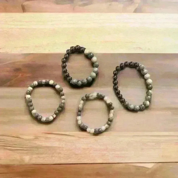 Jewelry - 4PC Handmade Stretch Bracelets. Beaded Black and Gray. Buy 4 for $39. Unisex